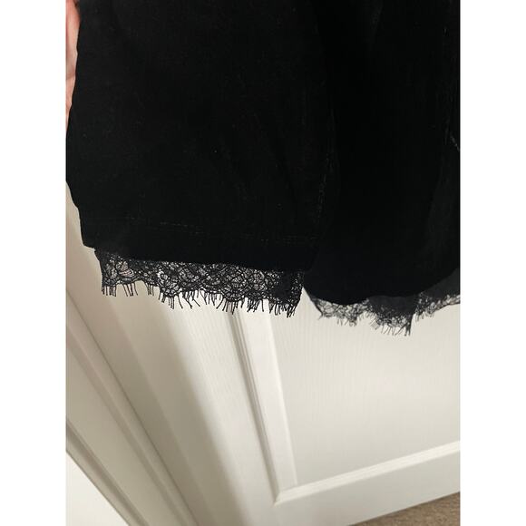 LOGO Lori Goldstein Velvet Button Front Lace Trim Blouse Black Small New - Picture 6 of 7